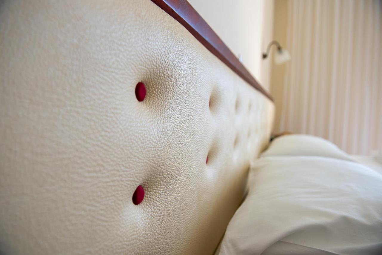 מיתיקאס Dionisos Hotel מראה חיצוני תמונה